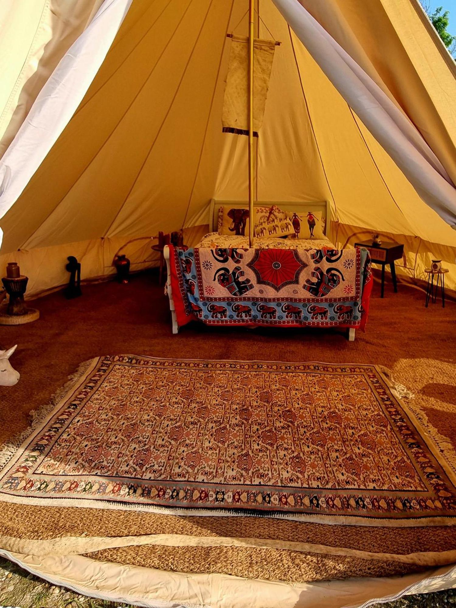 Secret Garden Glamping African Themed Tent Newark upon Trent エクステリア 写真
