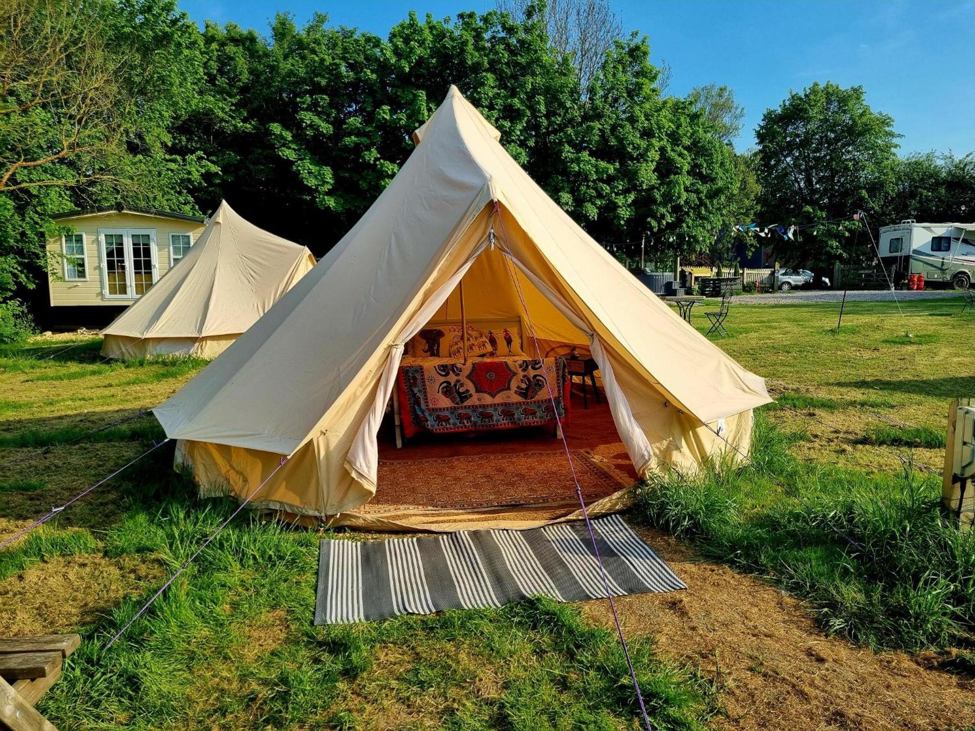 Secret Garden Glamping African Themed Tent Newark upon Trent エクステリア 写真